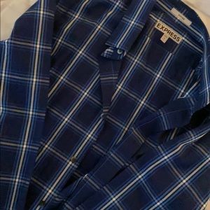 Express men’s L fitted button long sleeve shirt